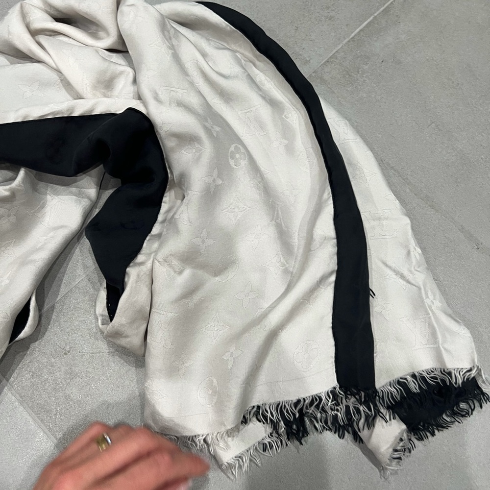 Silk Louis Vuitton scarf, bought from Dubai Mall